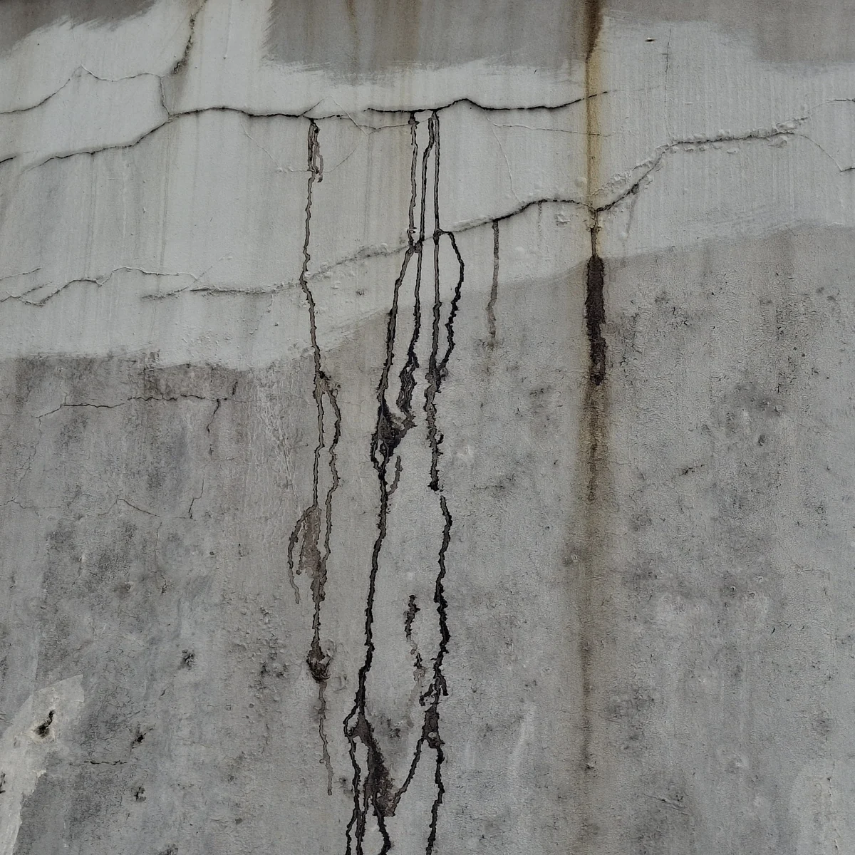 Dinding retak sebelum waterproofing dinding Jakarta Selatan